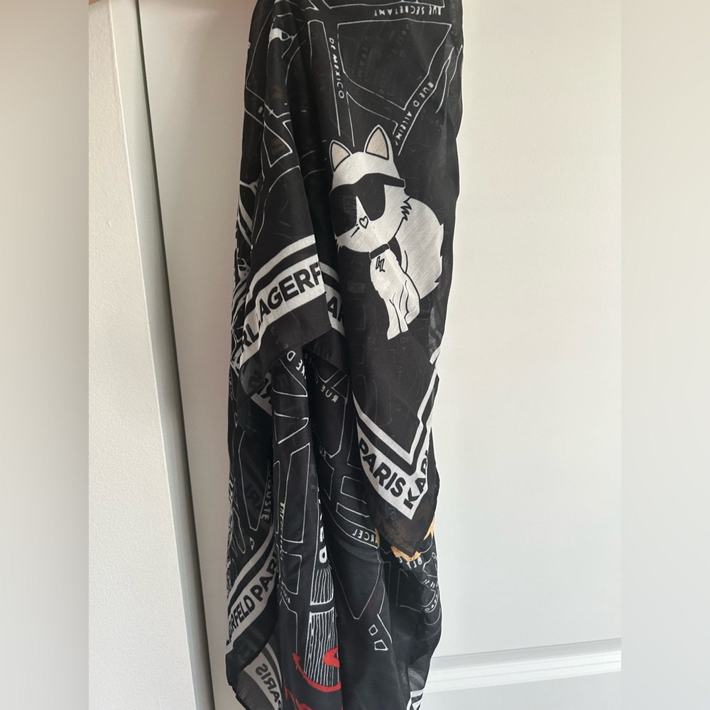 KARL LAGERFELD PARIS
Karl’s Paris Square Scarf - Picture 4 of 4